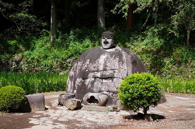 諏訪大社　万治の石仏