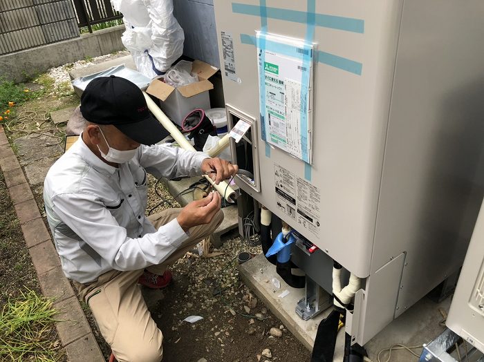 電気温水器からエコキュートへ取替え工事